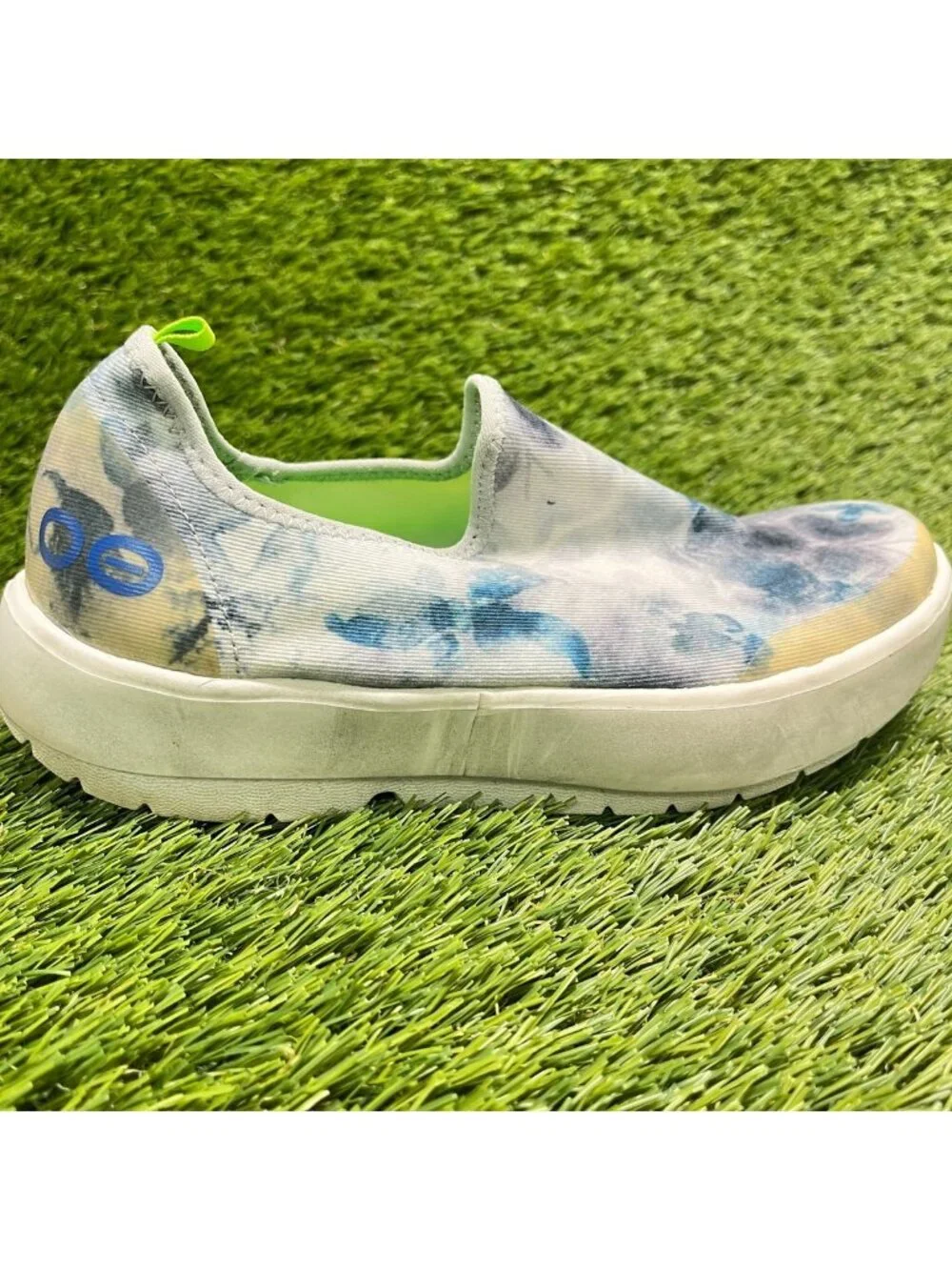 OOFOS OOmg Eezee Low Womens Size 6 Blue Tie-Dye Casual Slip-On Recovery Shoes